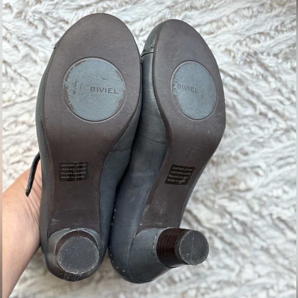 BIVIEL from Anthropologie: Mary Jane T-strap with brogue details 38/8 USA - Picture 12 of 15